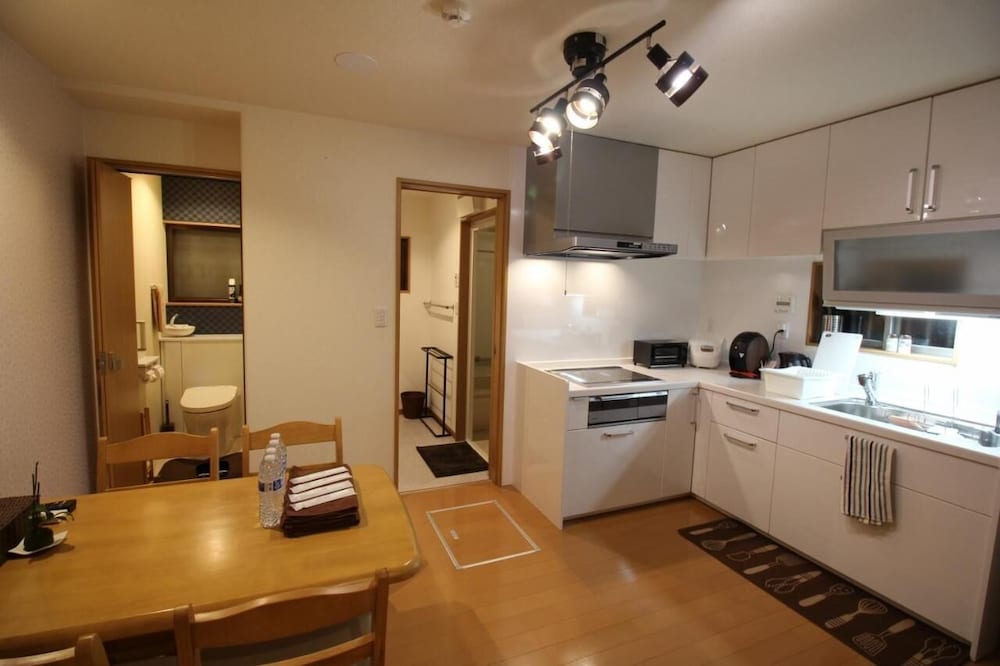 一棟貸し リビング エリア1 | LiB PLUS VILLA Mibu