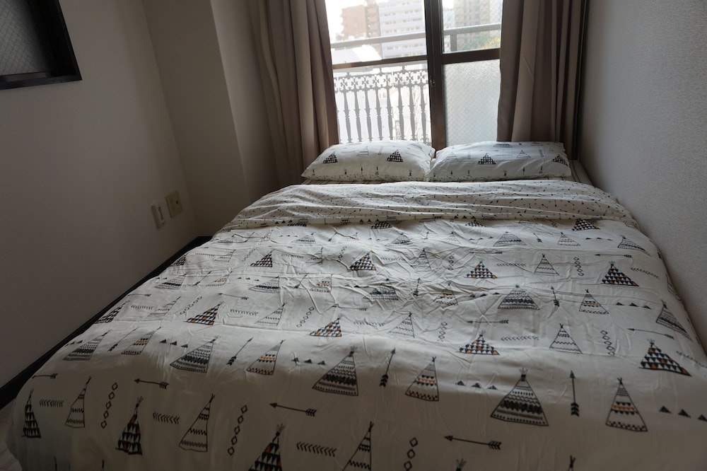 スタジオアパートメント バルコニー付 (704) 客室1 | キュービック30