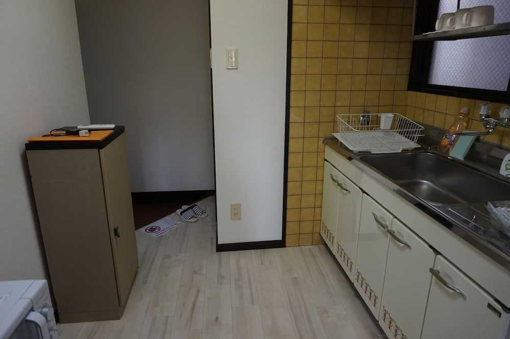 スタジオアパートメント バルコニー付 (704) 客室4 | キュービック30