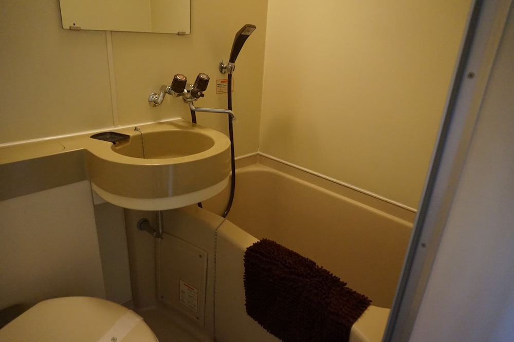 スタジオアパートメント バルコニー付 (702) バスルーム1 | キュービック30