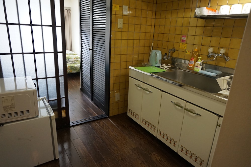 スタジオアパートメント バルコニー付 (702) 客室4 | キュービック30