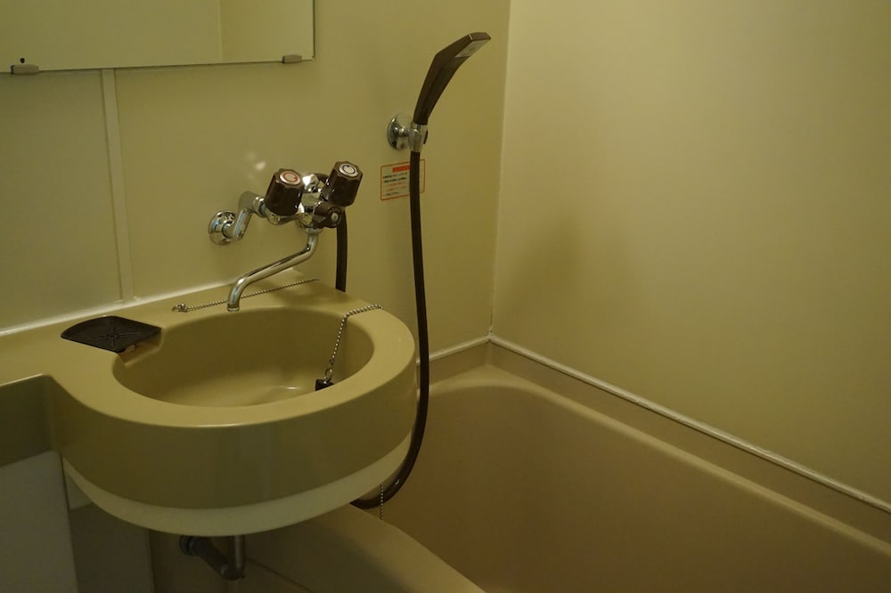 スタジオアパートメント バルコニー付 (702) バスルーム0 | キュービック30