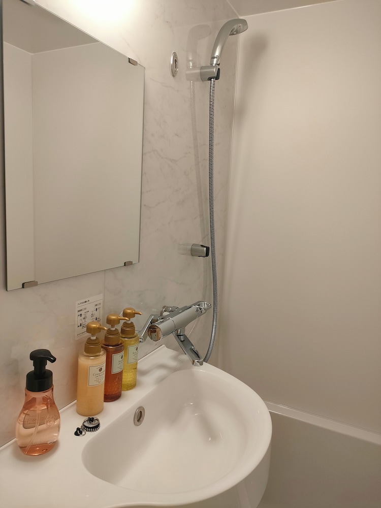 レトロモダンツインルーム バスルーム0 | ホテルサンリオット北浜