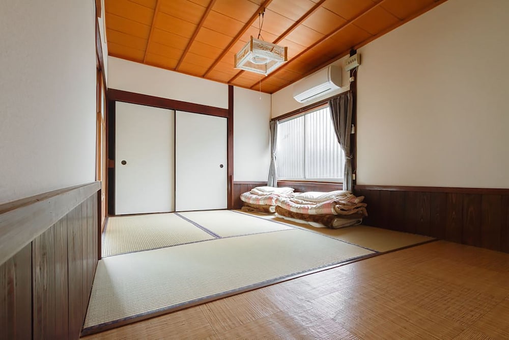 客室1 | Tarbo's House Nishikitsuji : 無料駐車場付き、ペット可能 客室1 | Tarbo's House Nishikitsuji : 無料駐車場付き、ペット可能