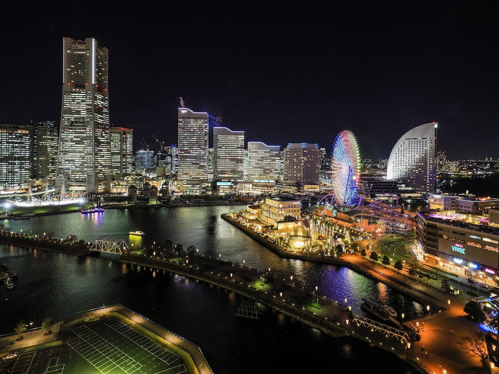 高層階 ダブルルーム 禁煙室 [みなとみらい側] 部屋からの景観0 | アパホテル & リゾート横浜ベイタワー