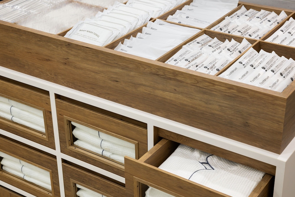 ルーム ダブルベッド 1 台 施設内の設備1 | Four Points Flex By Sheraton名古屋駅