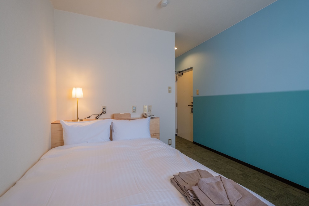 スタンダード ダブルルーム ダブルベッド 1 台 禁煙 | SERENDIP HOTEL GOTO (セレンディップ ホテル ゴトー)