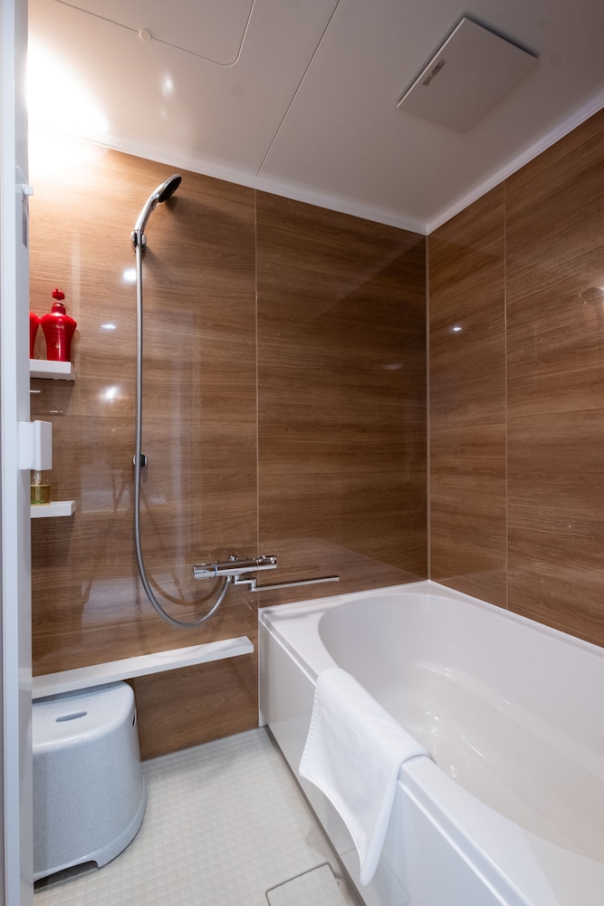 トリプルルーム 2 ベッドルーム 禁煙 バスルーム0 | SERENDIP HOTEL GOTO (セレンディップ ホテル ゴトー)