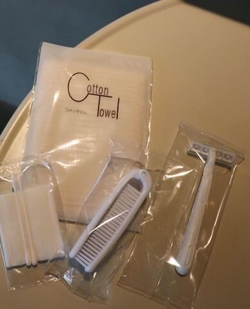 スタンダード ダブルルーム ダブルベッド 1 台 禁煙 客室の設備とサービス1 | SERENDIP HOTEL GOTO (セレンディップ ホテル ゴトー)