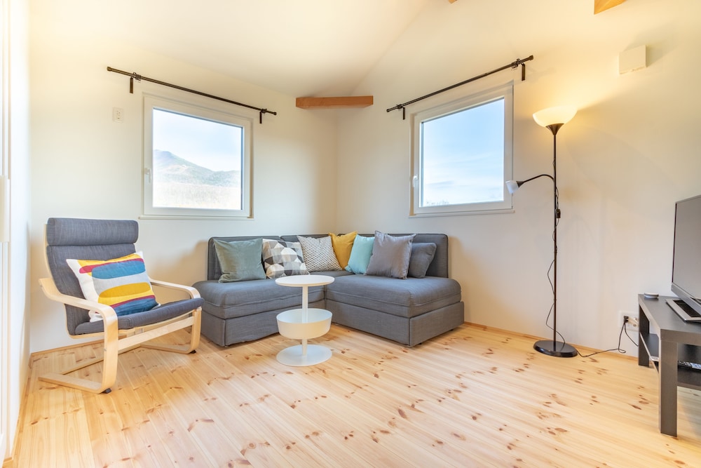 2ベッドルーム+1スタディオベッドルーム　デラックスコテージ (連泊限定) リビング エリア2 | ニセコハイランドコテージ