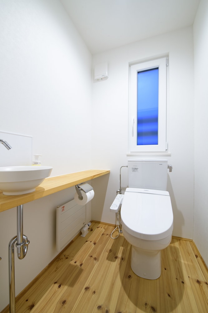 2ベッドルーム+1スタディオベッドルーム　デラックスコテージ (連泊限定) バスルームの設備0 | ニセコハイランドコテージ