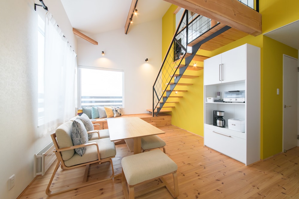 2ベッドルーム+1スタディオベッドルーム　デラックスコテージ (連泊限定) リビング エリア10 | ニセコハイランドコテージ