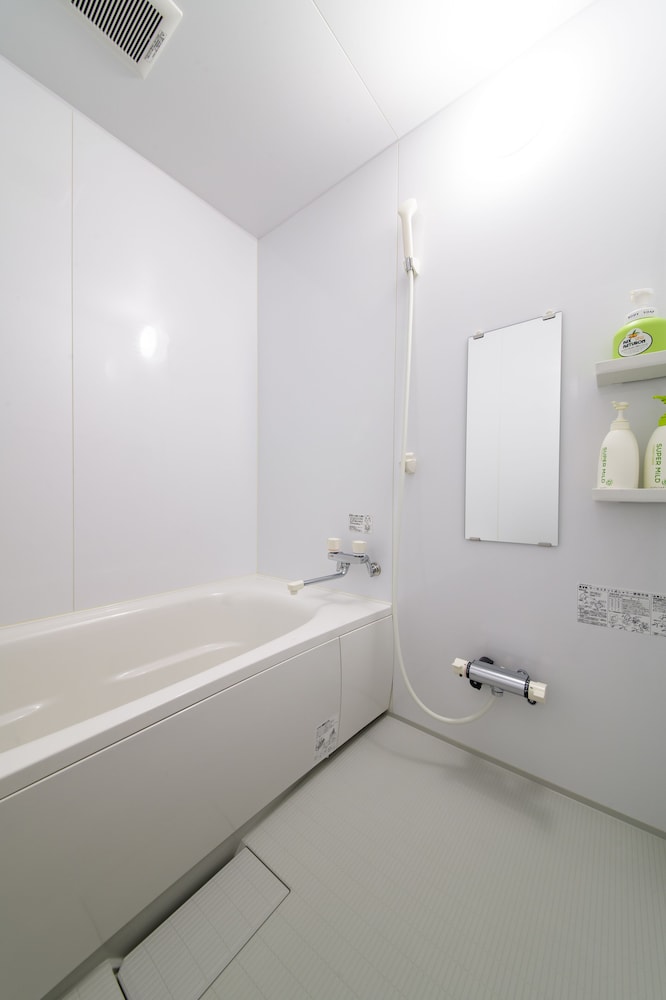 2ベッドルーム+1スタディオベッドルーム　デラックスコテージ (連泊限定) バスルーム2 | ニセコハイランドコテージ