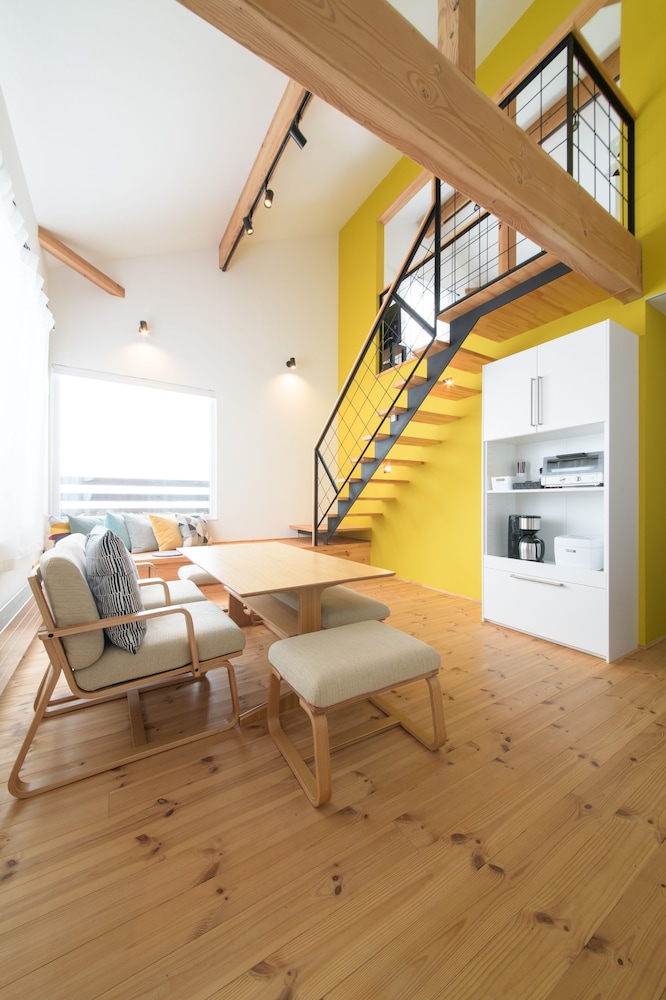 2ベッドルーム+1スタディオベッドルーム　デラックスコテージ (連泊限定) リビング エリア7 | ニセコハイランドコテージ