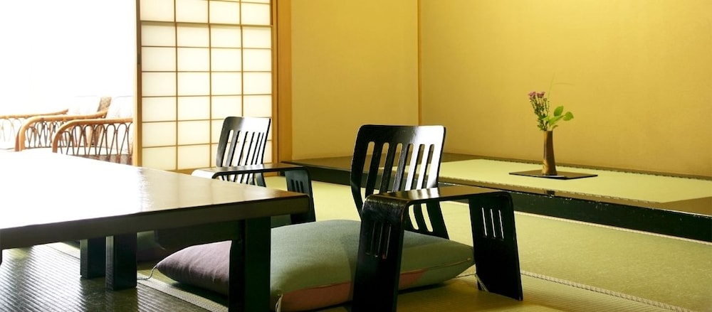 客室1 | まつや千千