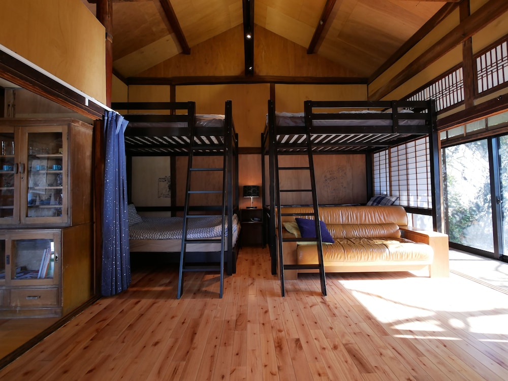 東棟 リビングルーム0 | スミツグハウス東棟