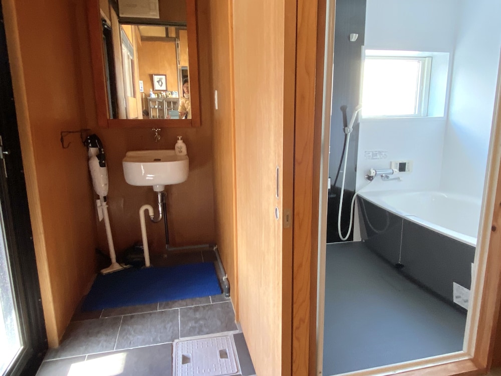 東棟 バスルーム1 | スミツグハウス東棟