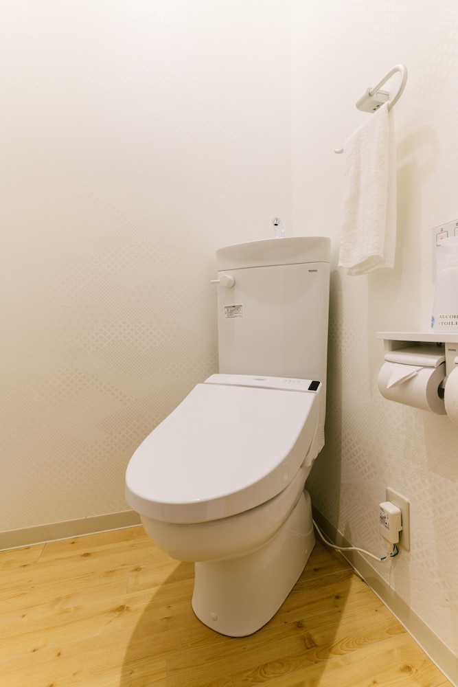 ロフト (103) バスルーム0 | テン アパートメント ホテル