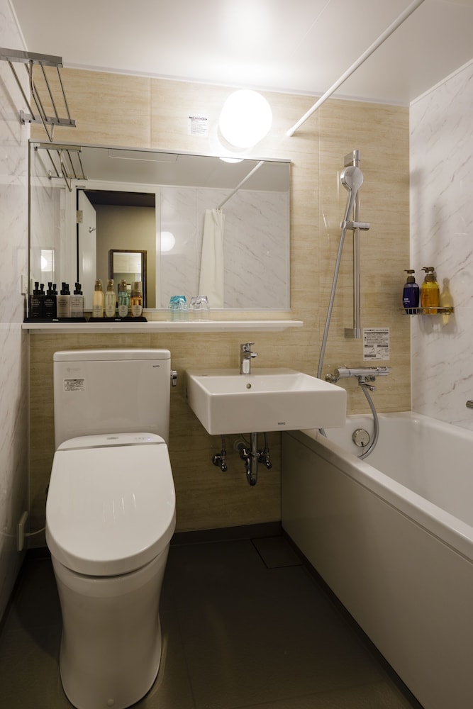 6階洋室ツイン バスルーム0 | ホテル京都エミナース