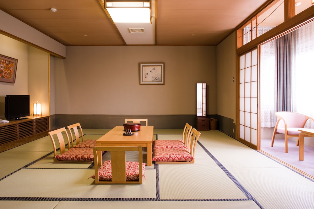 和室 (15畳+広縁) 客室3 | ホテル京都エミナース