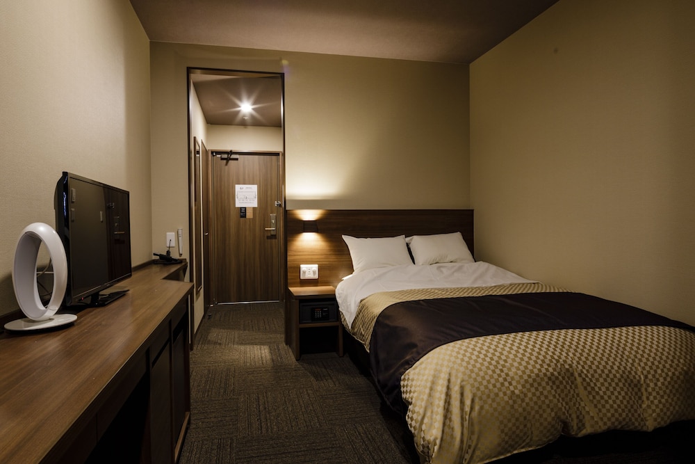 6階ダブルベッドルーム 客室2 | ホテル京都エミナース