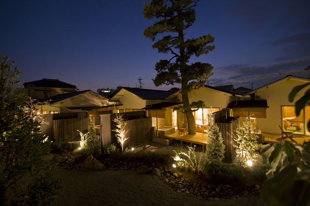 和室 6帖+ローベッド 庭園露天風呂付き (Bタイプ) 部屋からの景観0 | 湊のやど 汀家