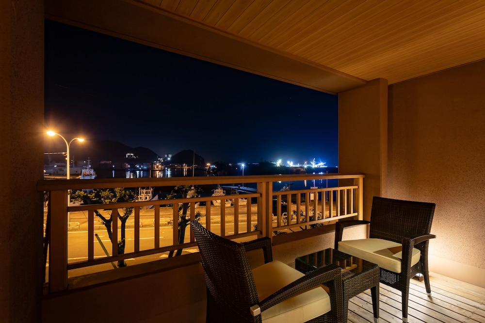 和室12.5帖+ツインベッド 半露天風呂付き (Eタイプ) テラス / パティオ0 | 湊のやど 汀家