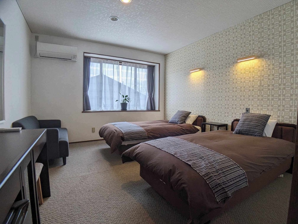 スタンダード ルーム (ペット同伴不可) 客室1 | ホワイトツリーロッジ