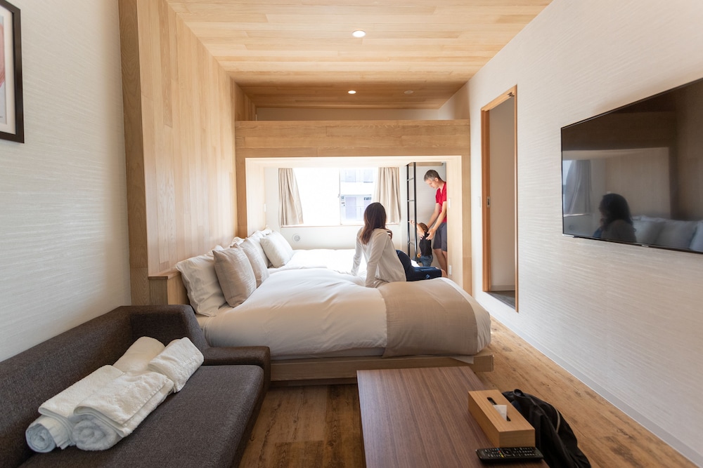 アパートメント ダブルベッド 2 台ソファーベッド付き 禁煙 客室11 | サクラクロスホテル新宿東