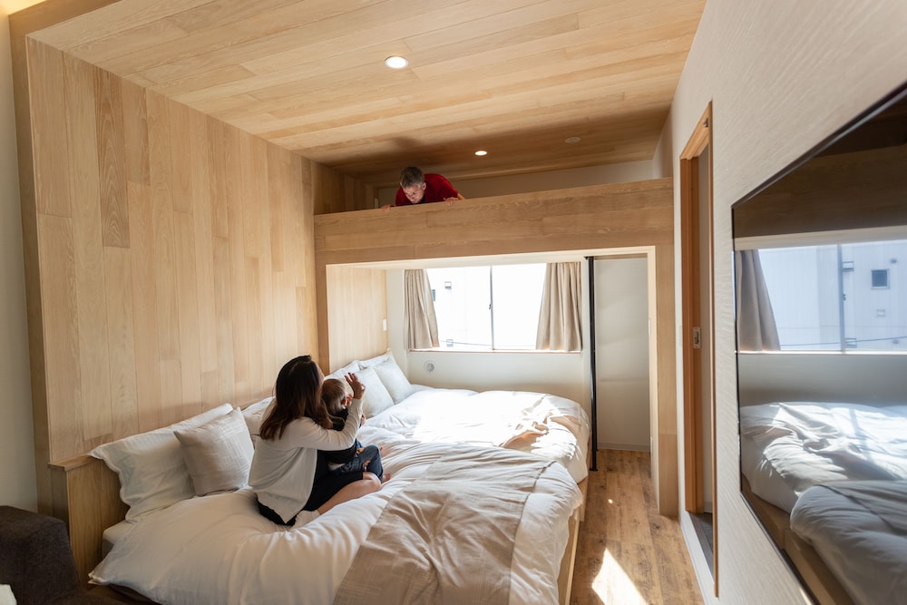 アパートメント ダブルベッド 2 台ソファーベッド付き 禁煙 客室12 | サクラクロスホテル新宿東