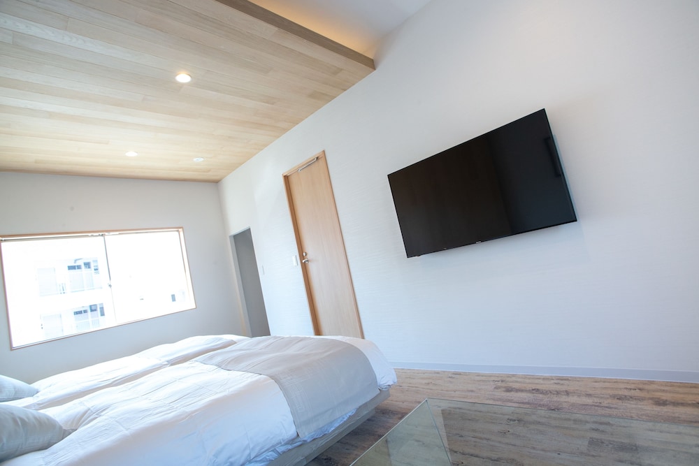 アパートメント ダブルベッド 2 台ソファーベッド付き 禁煙 客室3 | サクラクロスホテル新宿東