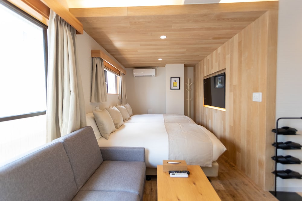 アパートメント ダブルベッド 2 台ソファーベッド付き 禁煙 客室7 | サクラクロスホテル新宿東