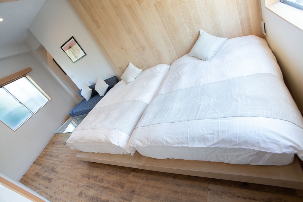 アパートメント ダブルベッド 2 台ソファーベッド付き 禁煙 客室2 | サクラクロスホテル新宿東