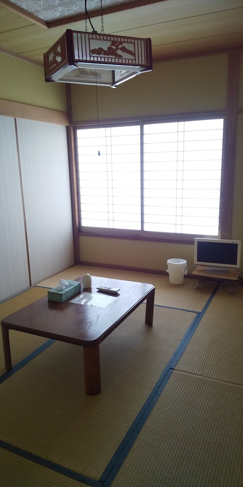 客室1 | ゲストハウスしらいし