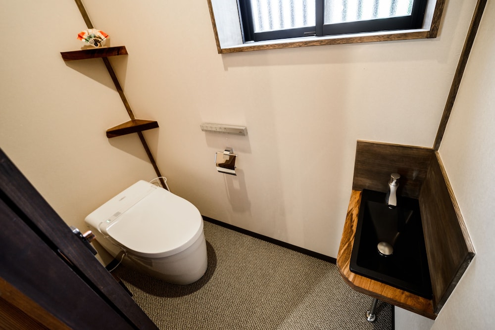 町家一棟貸し バスルーム0 | おたびしょ庵