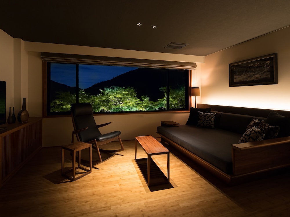 スーペリアハリウッドツイン(40平米) 客室4 | bar hotel 箱根香山