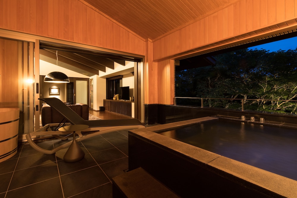 プレジデンシャルスイート(132平米) 客室2 | bar hotel 箱根香山