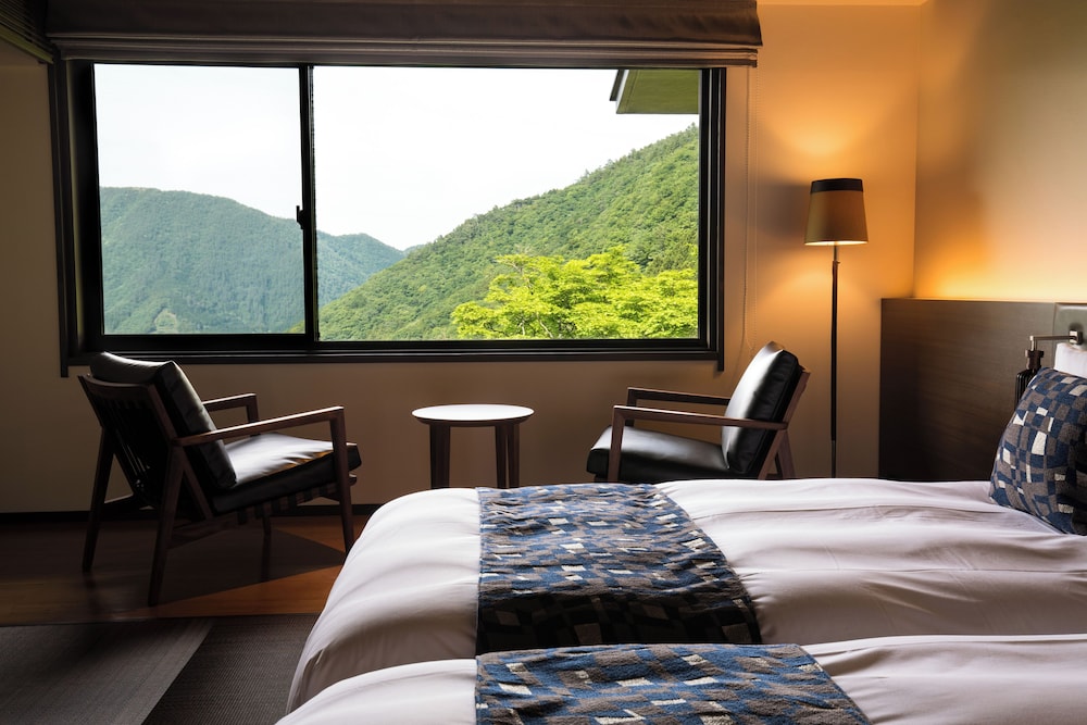 スタンダードハリウッドツイン(32平米) 客室2 | bar hotel 箱根香山