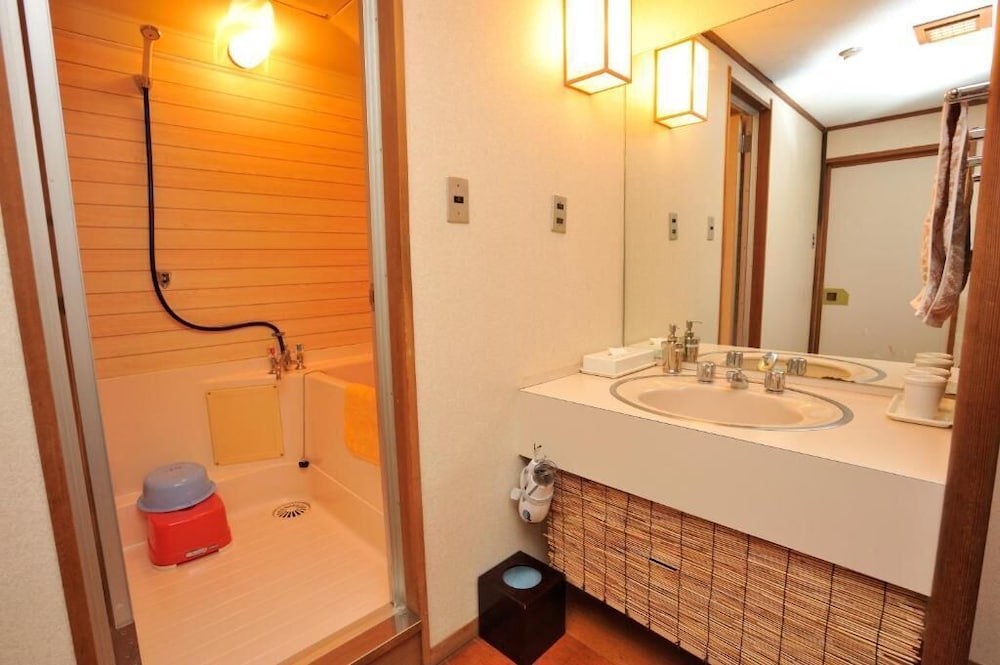 和室ツインルーム 松川渓谷ビュー バスルーム0 | 風景館