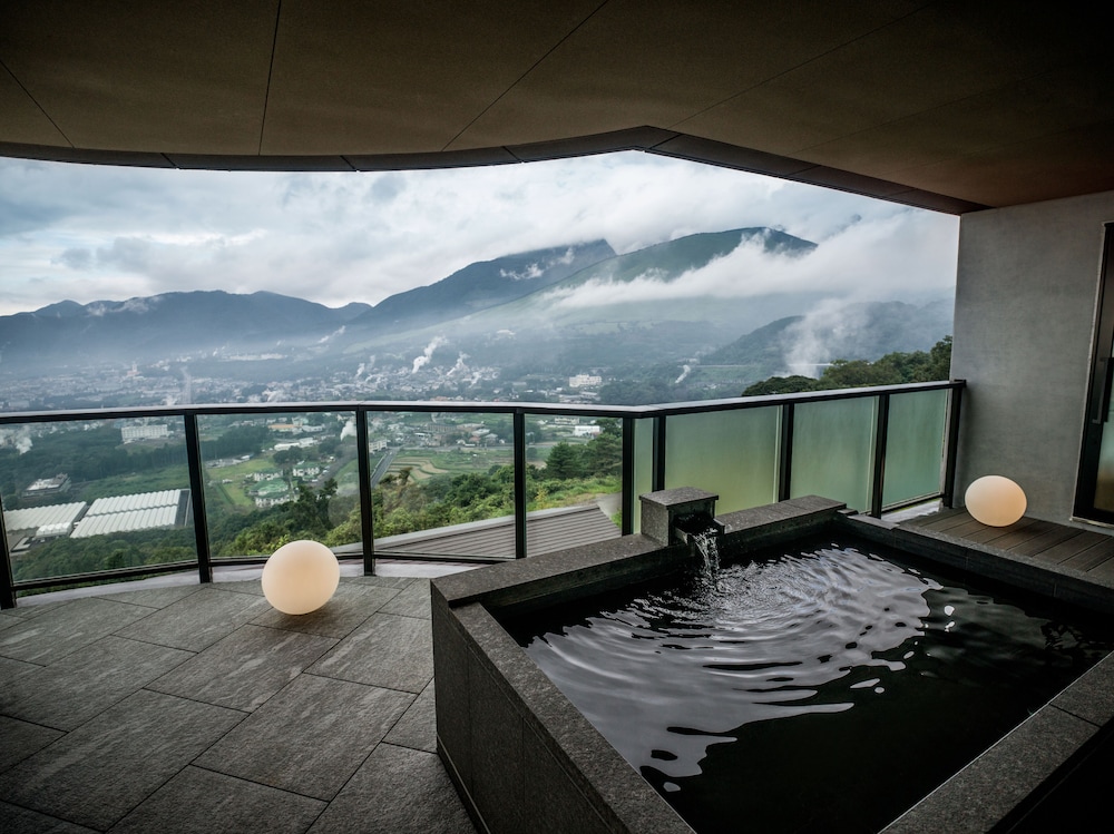 スイート シングルベッド 1 台 (Panorama) テラス / パティオ0 | ANAインターコンチネンタル別府リゾート＆スパ by IHG