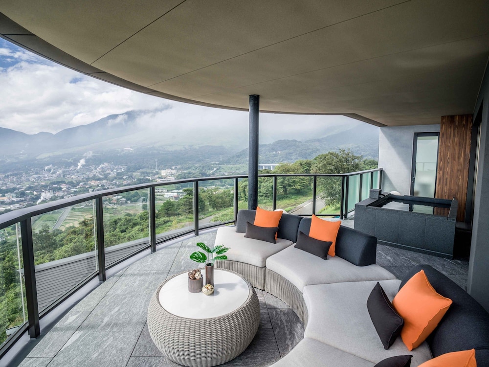 スイート シングルベッド 1 台 (Panorama) テラス / パティオ1 | ANAインターコンチネンタル別府リゾート＆スパ by IHG