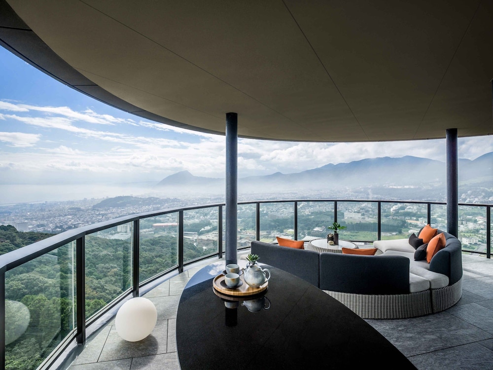 スイート シングルベッド 1 台 (Panorama) テラス / パティオ2 | ANAインターコンチネンタル別府リゾート＆スパ by IHG