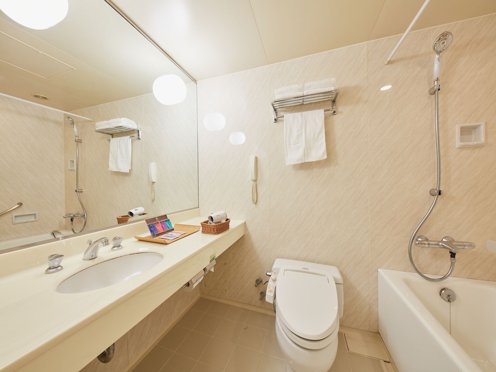 ダブルルーム 喫煙可 バスルーム1 | レンブラントホテル海老名