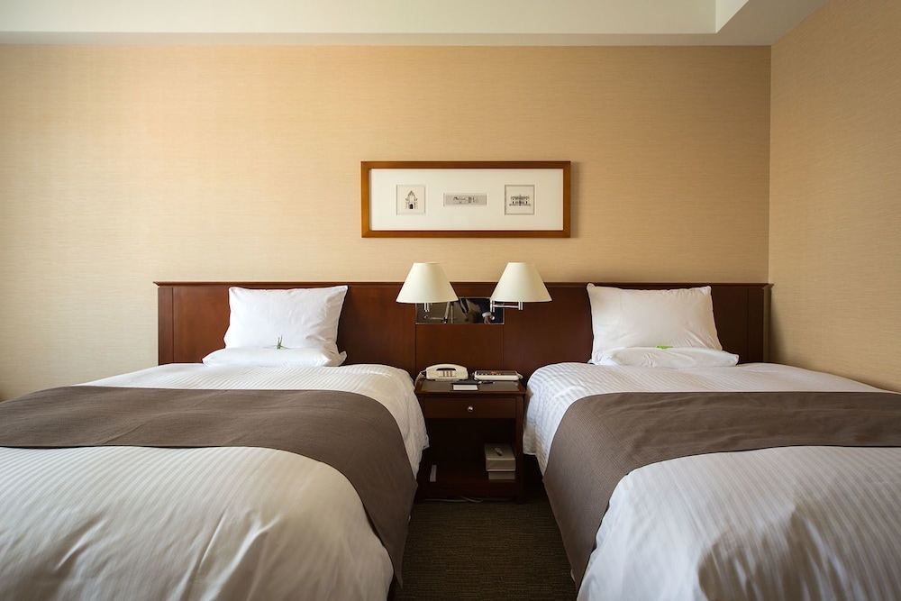 デラックス ツインルーム 禁煙 | レンブラントホテル海老名