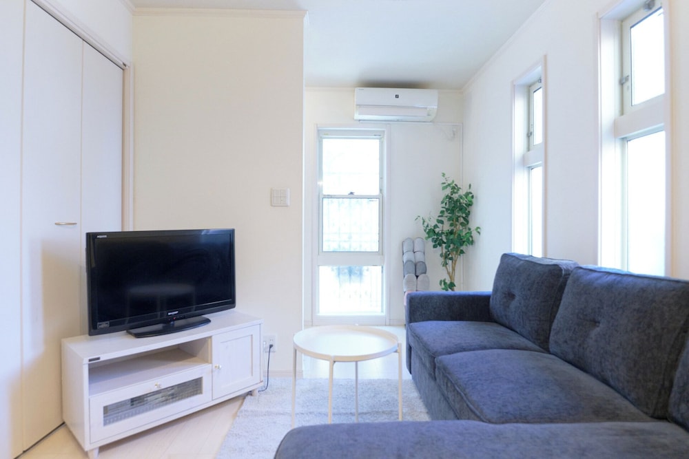 ワンルーム+ロフトスペース I リビング エリア0 | Soshigaya Apartment