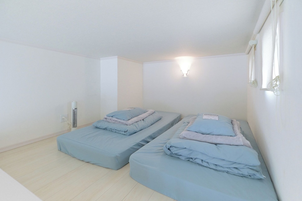 ワンルーム+ロフトスペース I 客室2 | Soshigaya Apartment