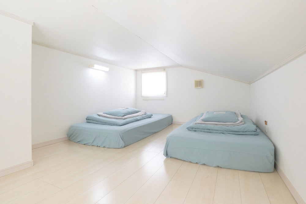 ワンルーム+ロフトスペース II 客室3 | Soshigaya Apartment