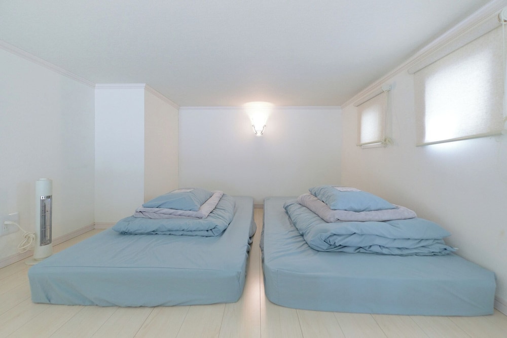 ワンルーム+ロフトスペース I 客室4 | Soshigaya Apartment