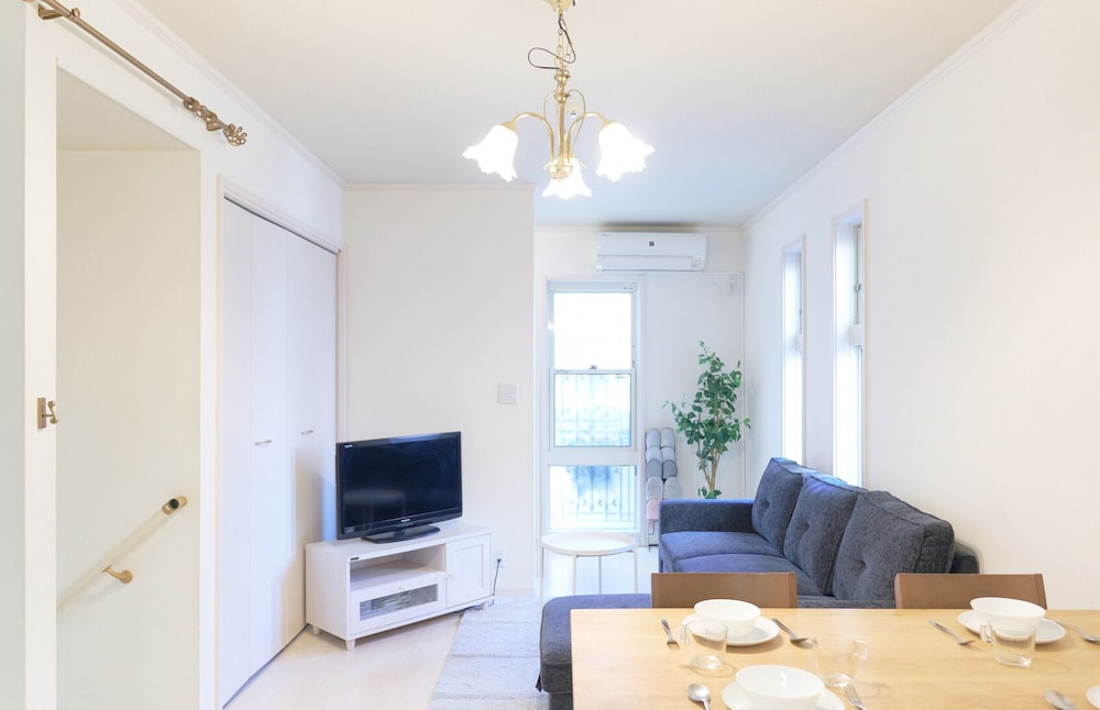 ワンルーム+ロフトスペース I リビング エリア12 | Soshigaya Apartment