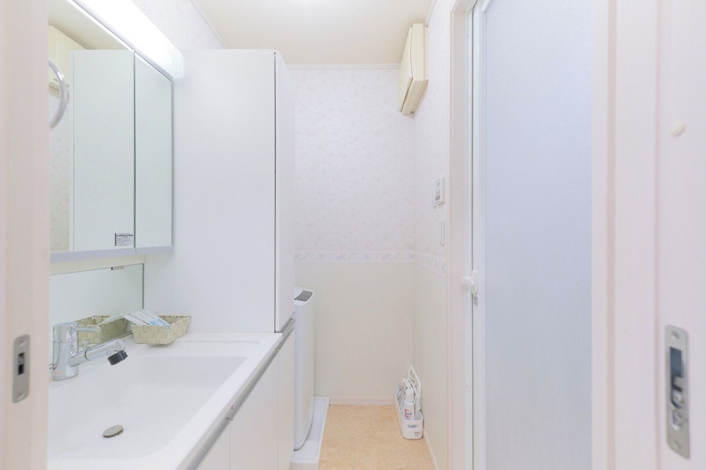 ワンルーム+ロフトスペース II バスルーム3 | Soshigaya Apartment